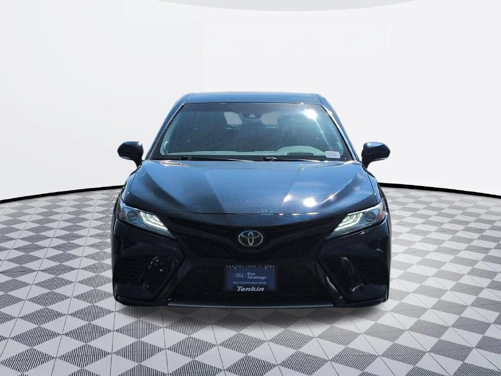 Used 2018 Aqua Toyota XSE V6 image 8