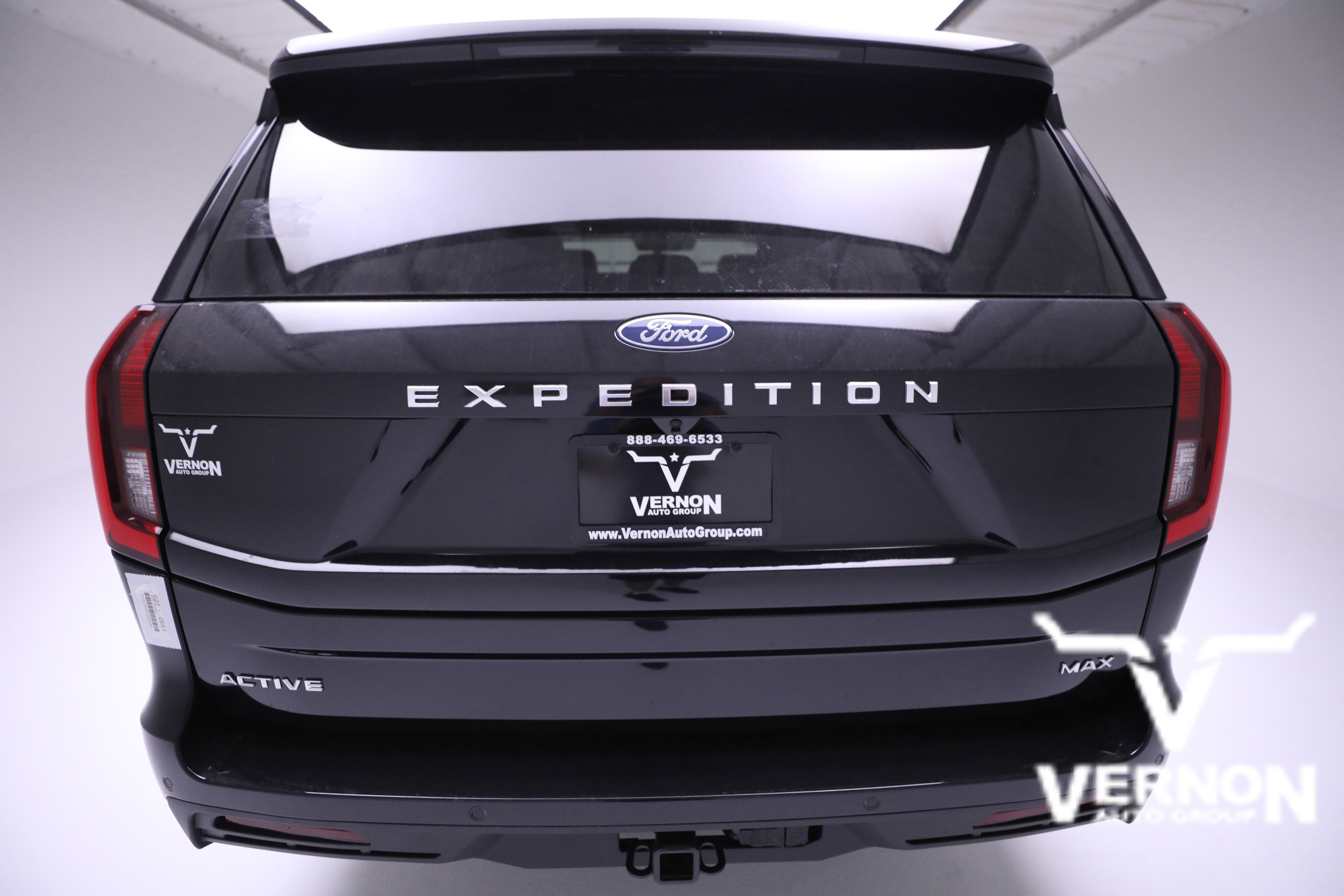 New 2026 Agate Black Metallic Ford  image 4