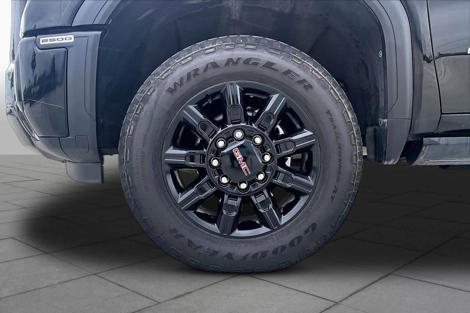 Used 2024 Onyx Black GMC AT4 image 11