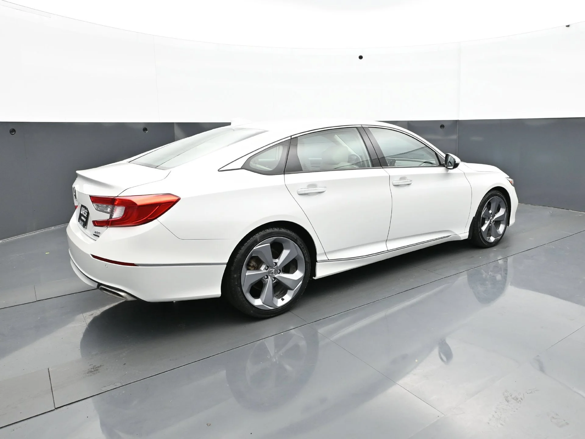 Used 2019 White Honda Touring 2.0T Auto image 7