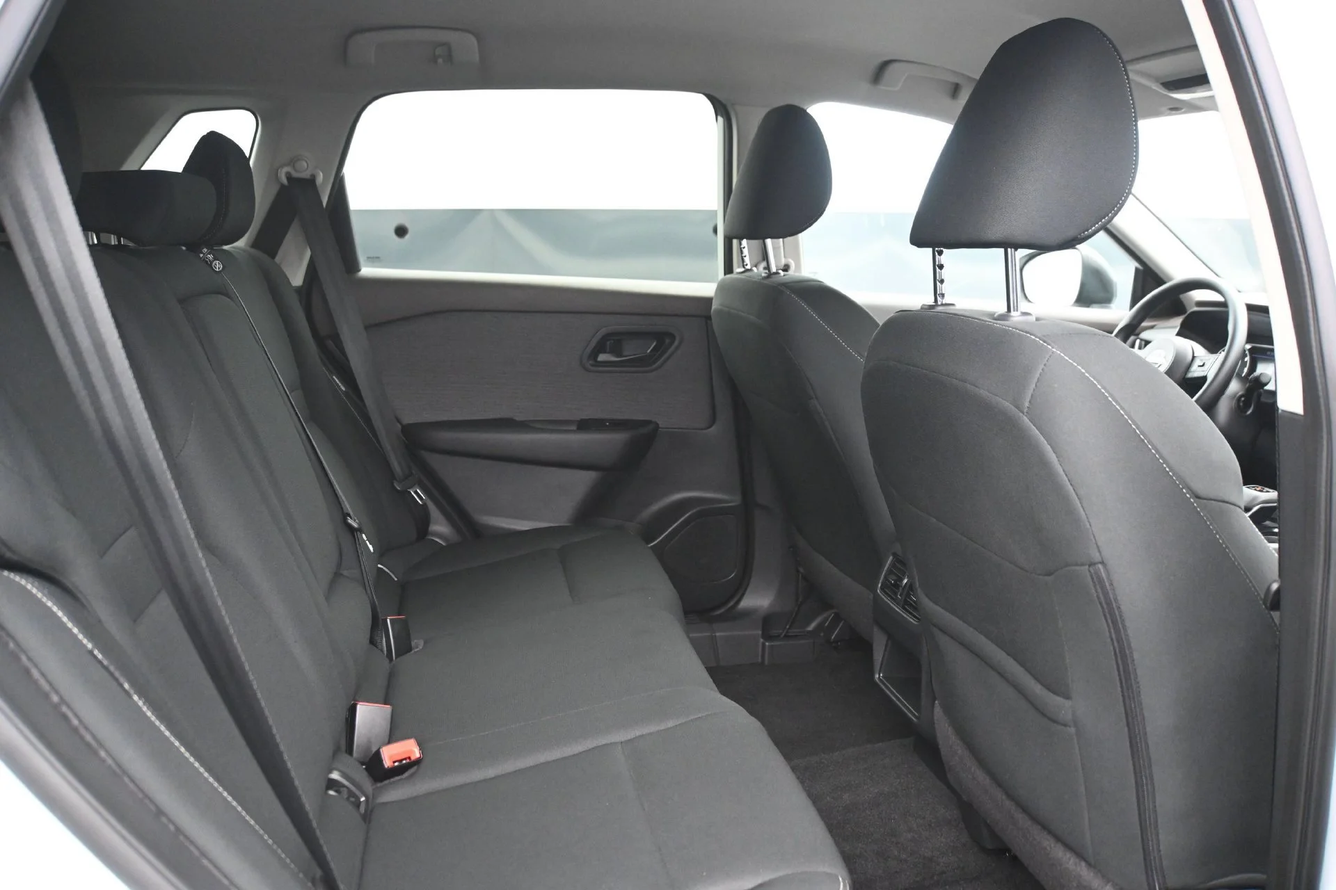 Used 2023 Glacier White Nissan S image 14