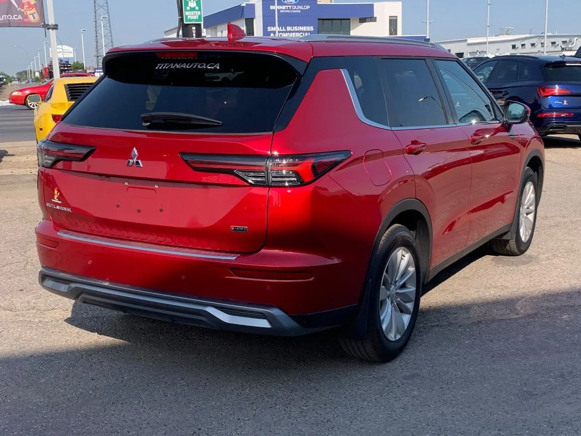 Certified Used 2025 Red Diamond Mitsubishi SE S-AWC*7 Pass | Htd Seats | Pano Roof | Htd Wheel | Yamaha Audio | Blind Spot Detection | CarPlay image 13