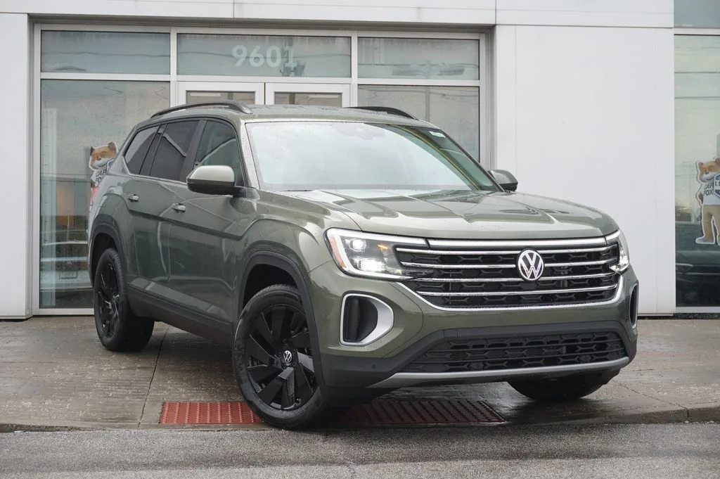 New 2026 Green Volkswagen 2.0T SE w/Technology image 2