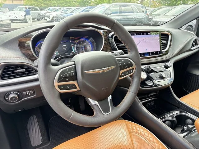 Used 2022 Black Chrysler Pinnacle image 2