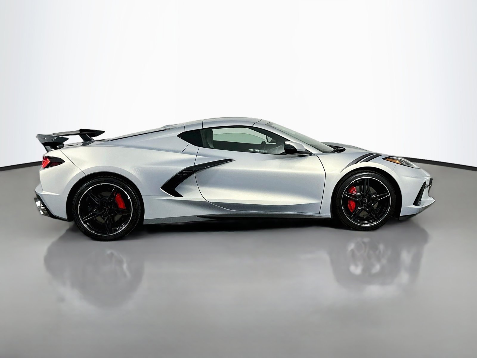 Used 2021 Silver Chevrolet Stingray image 9