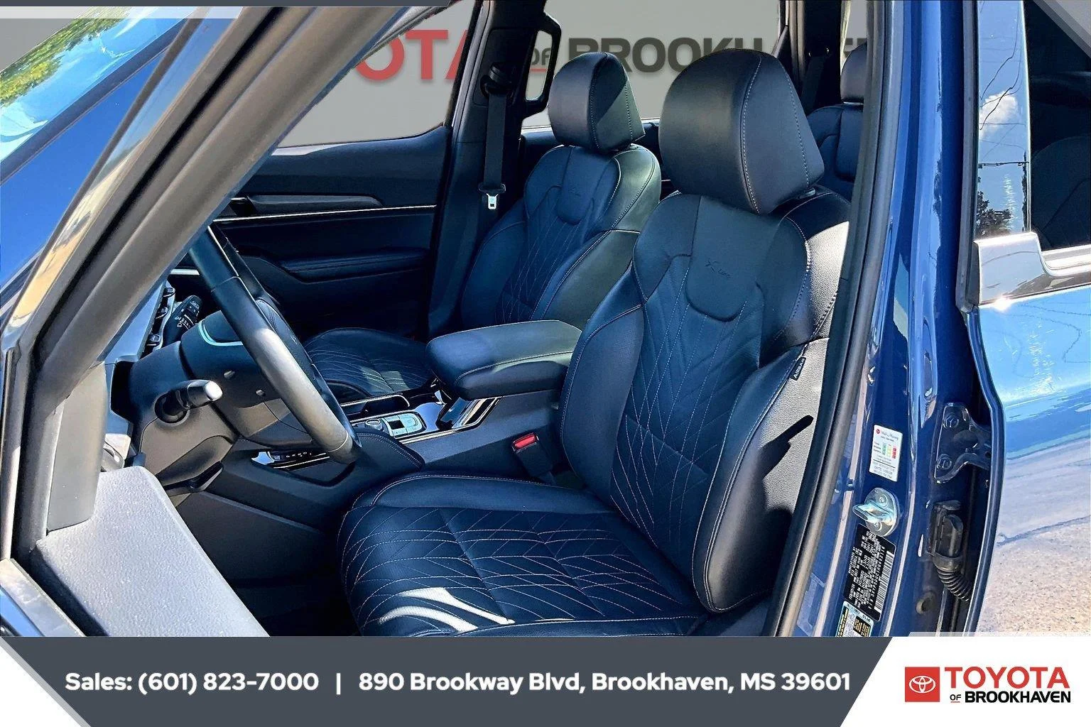 Used 2024 Midnight Lake Blue Kia SX X-Line image 18