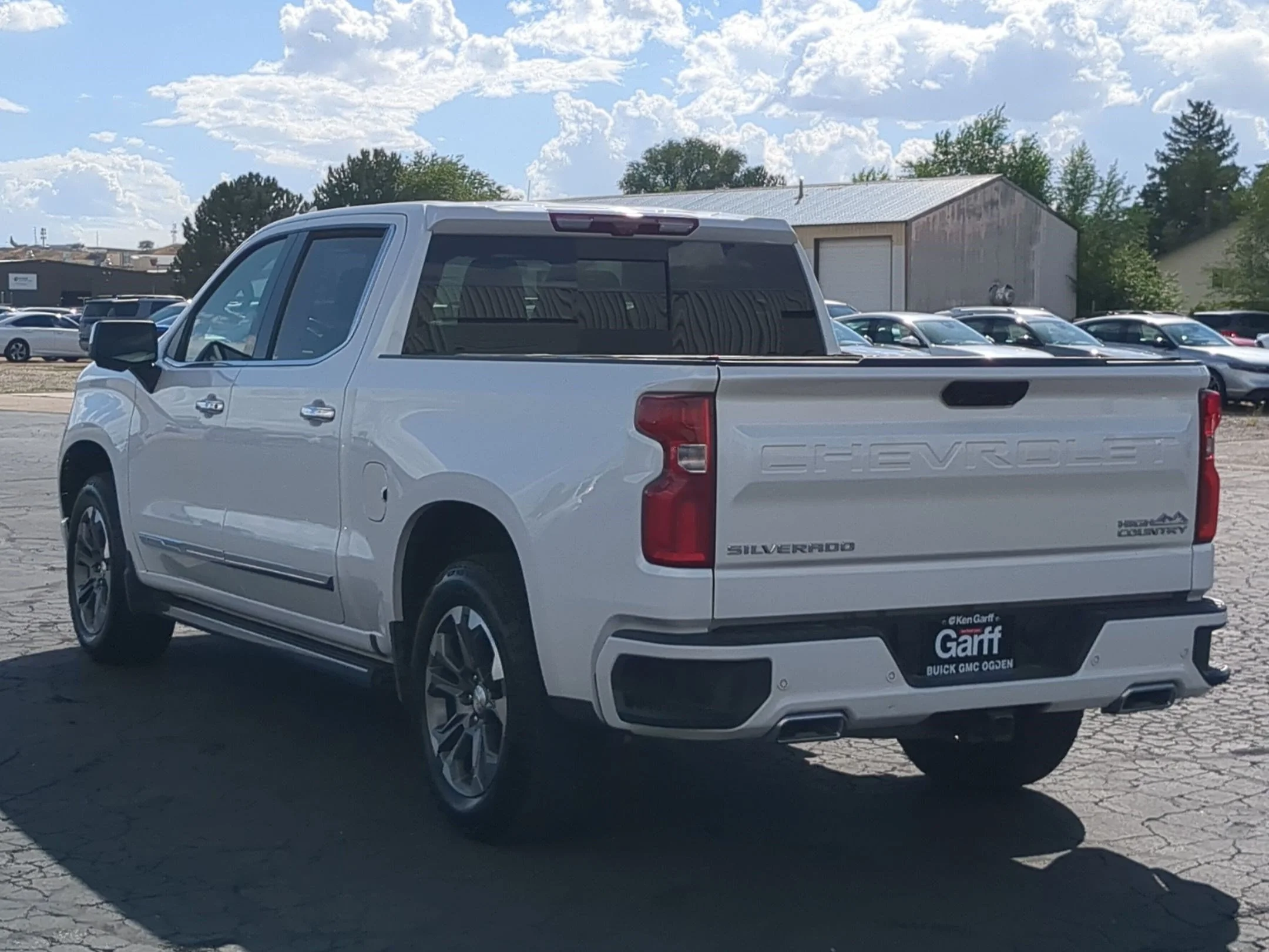 Used 2023 Iridescent Pearl Tricoat Chevrolet High Country image 5