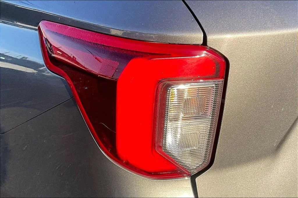 Used 2024 Gray Ford ST-Line image 30