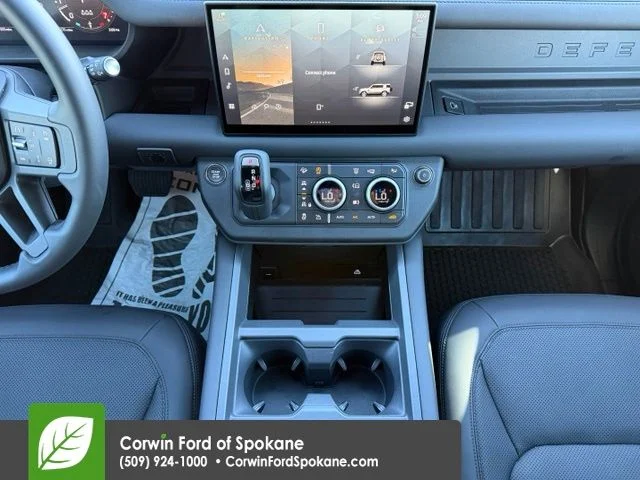 Used 2025  Land Rover X-Dynamic SE image 29