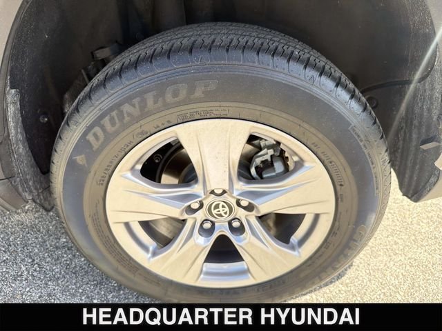 Used 2023 White Toyota XLE image 39