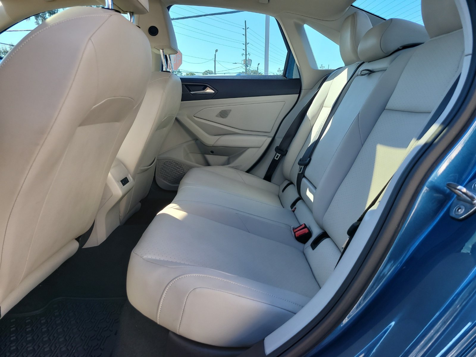 Used 2019 Blue Volkswagen 1.4T S image 9