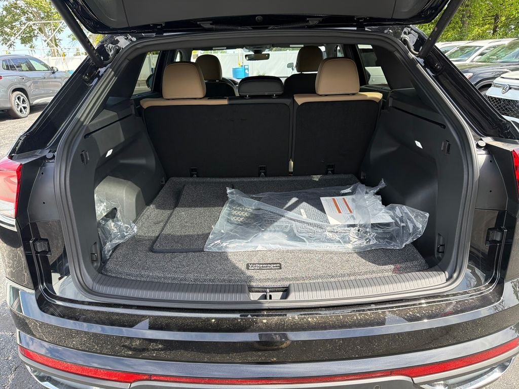 New 2026  Volkswagen SE w/Technology image 26