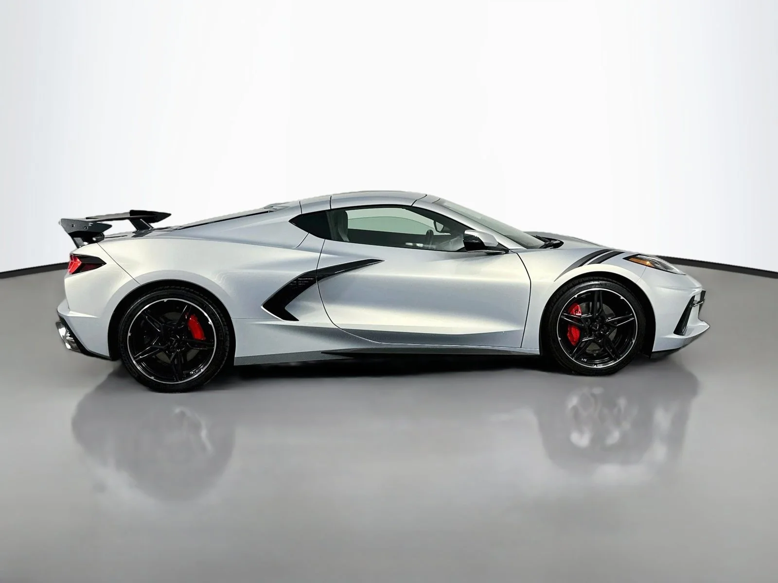 Used 2021 Silver Chevrolet Stingray image 9