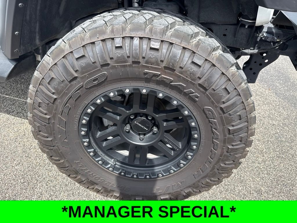 Used 2023 White Jeep Sport S image 2