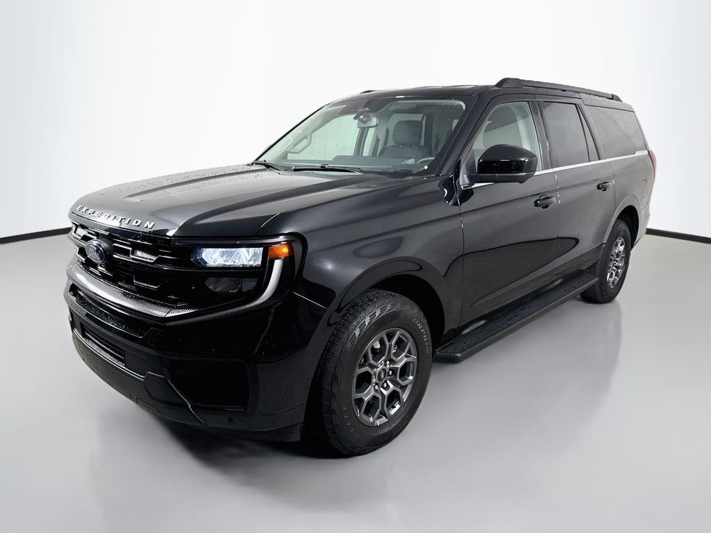 Used 2025 Agate Black Metallic Ford Active image 3