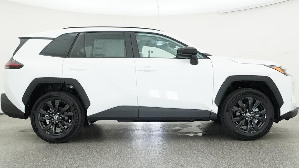 New 2026 Ice Cap Toyota XLE Premium image 2