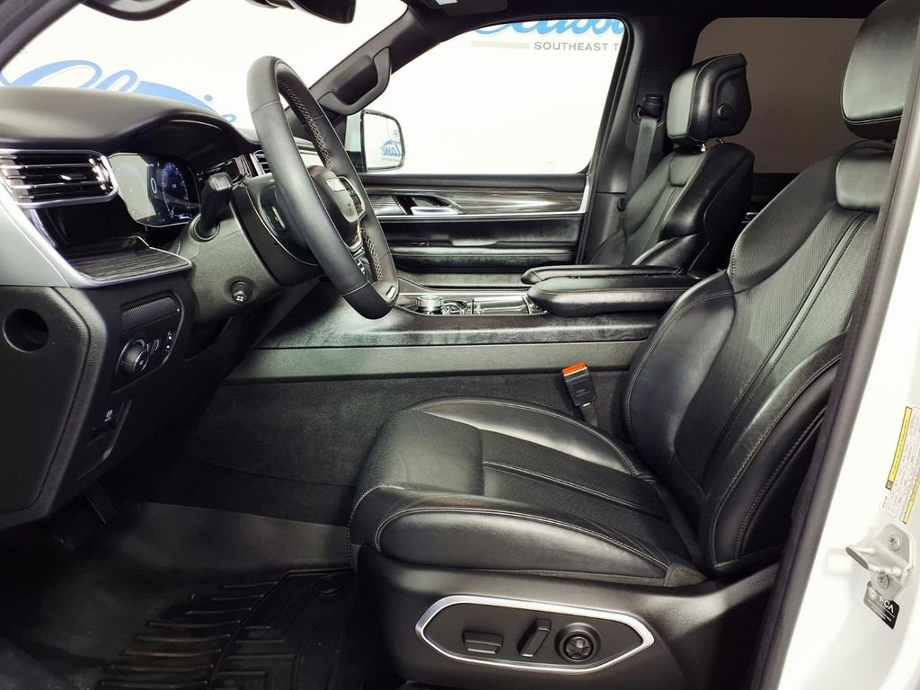 Used 2022 White Jeep Series II image 7