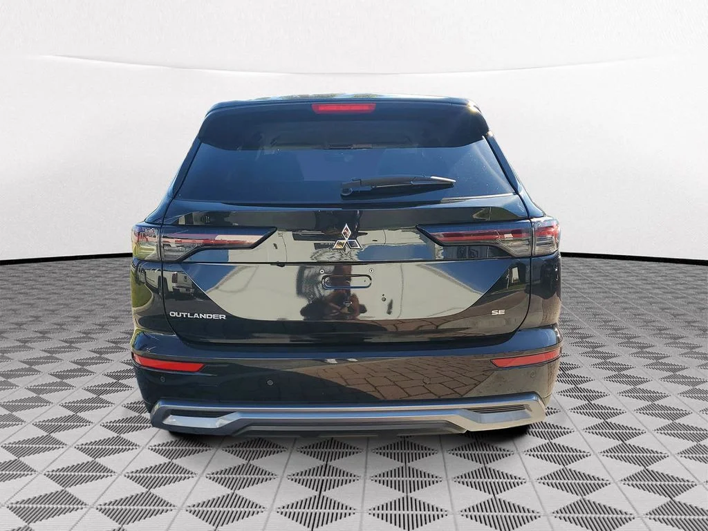 2026 Mitsubishi Outlander SE - Photo 5
