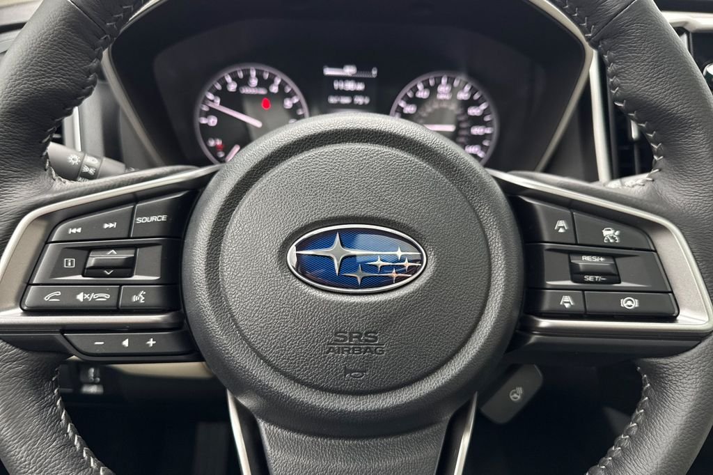 New 2026 CRYSTAL WHITE PEARL Subaru Limited 7-Passenger image 31