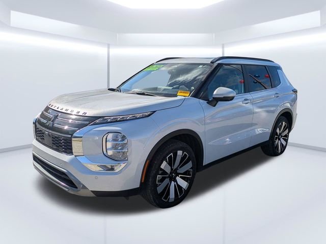 Used 2025 White Mitsubishi SE image 7