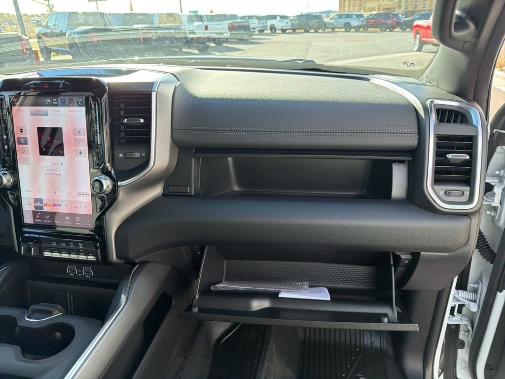 2026 RAM 3500 Chassis Big Horn - Photo 42