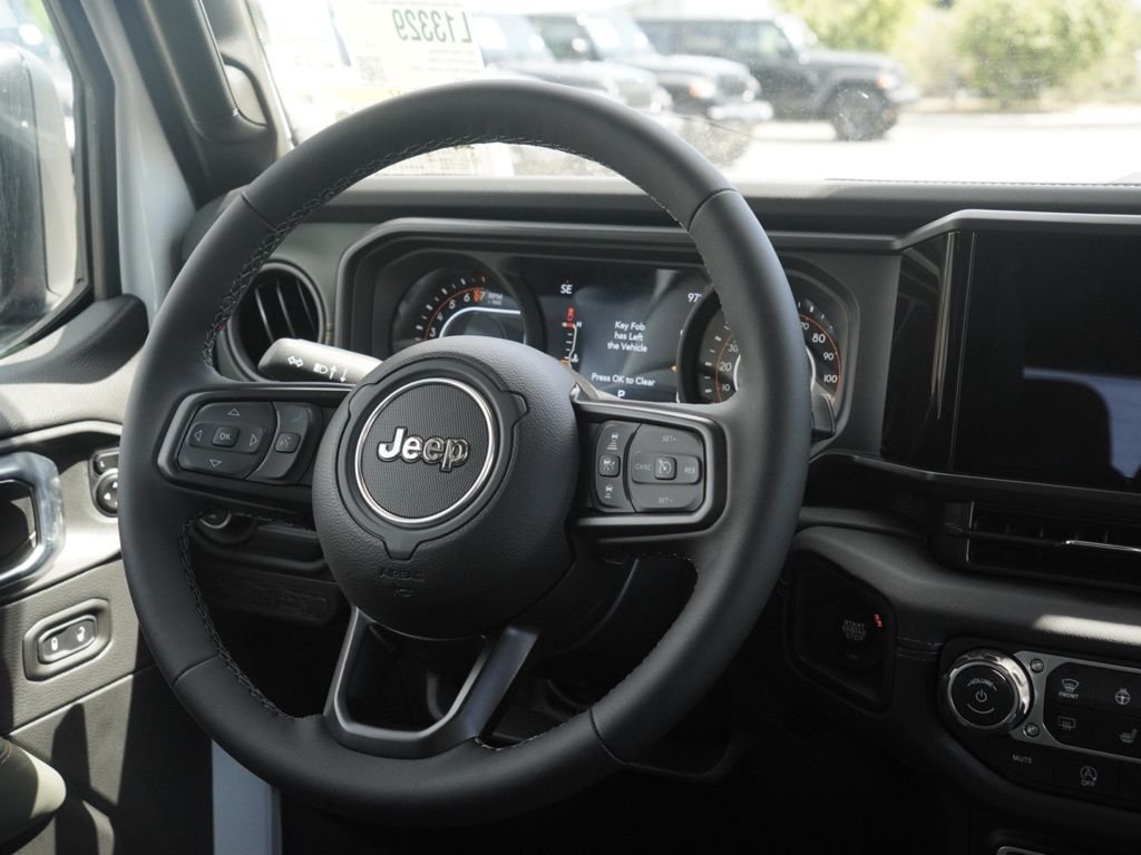 New 2026 Bright White Clear-Coat Exterior Paint Jeep Mojave image 27