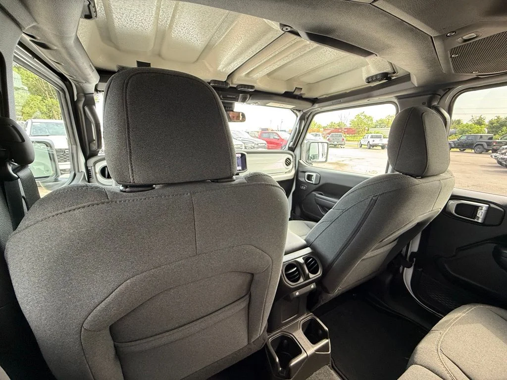 Used 2025 Red Jeep Sahara image 27