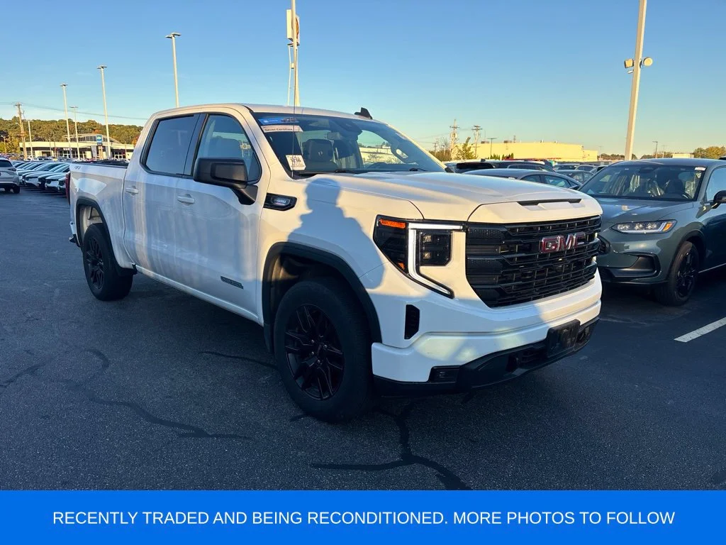 Used 2023 White GMC Elevation image 4