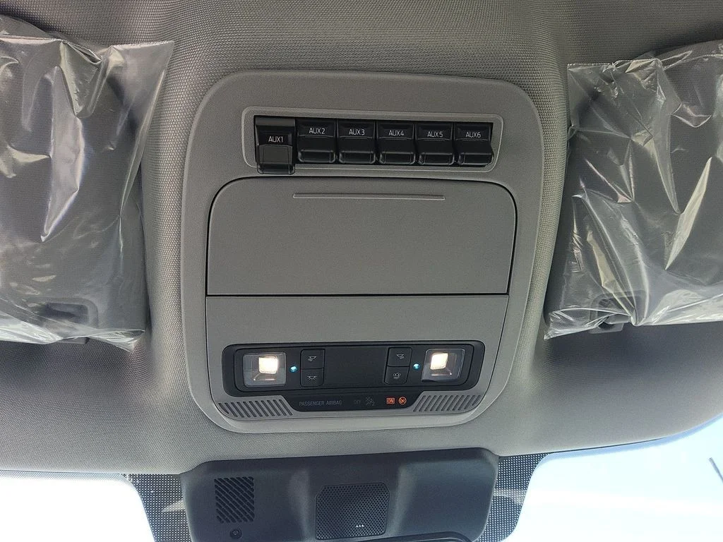 New 2026 Oxford White Ford XL image 12