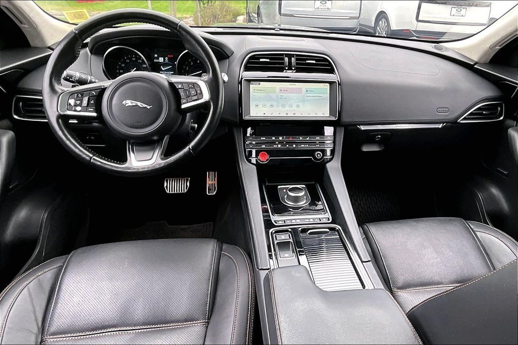 Used 2019 Gray Jaguar 25t Prestige image 15