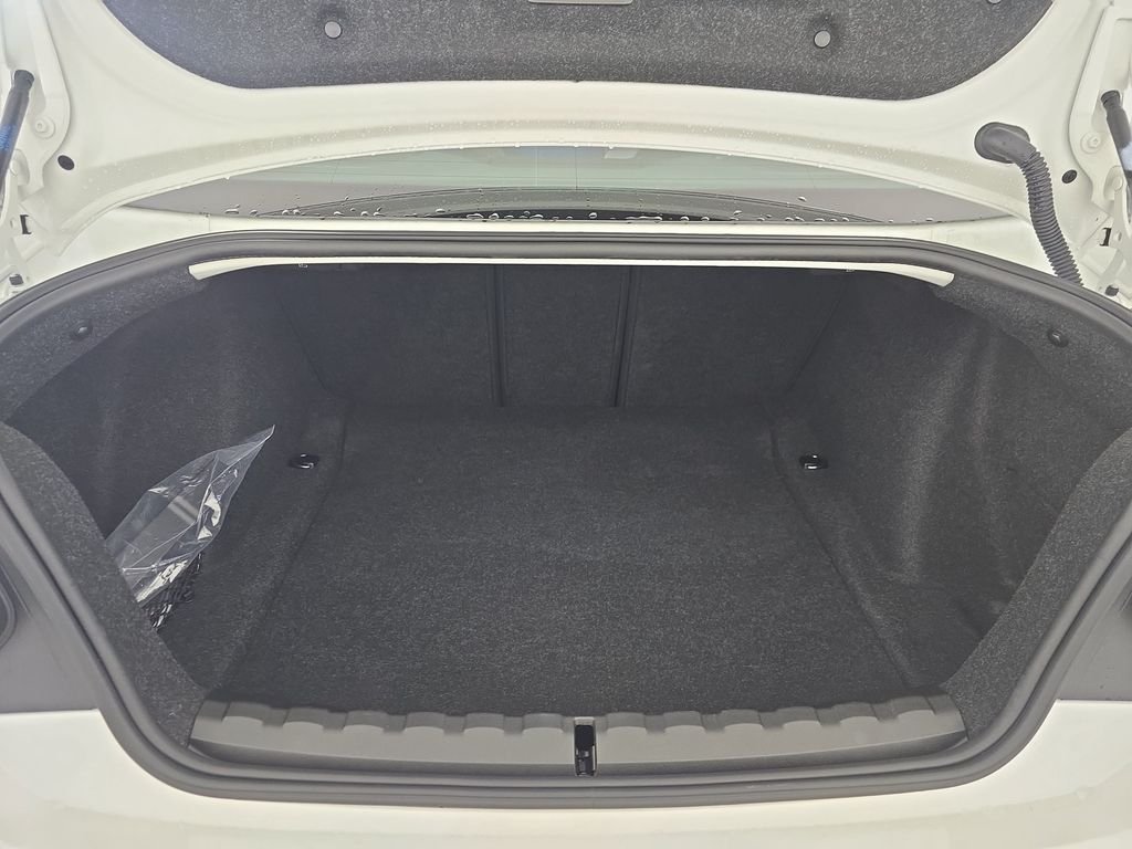 Used 2025 Alpine White BMW  image 12