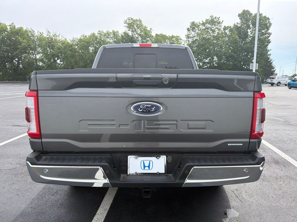 Used 2023 Gray Metallic Ford Lariat image 4