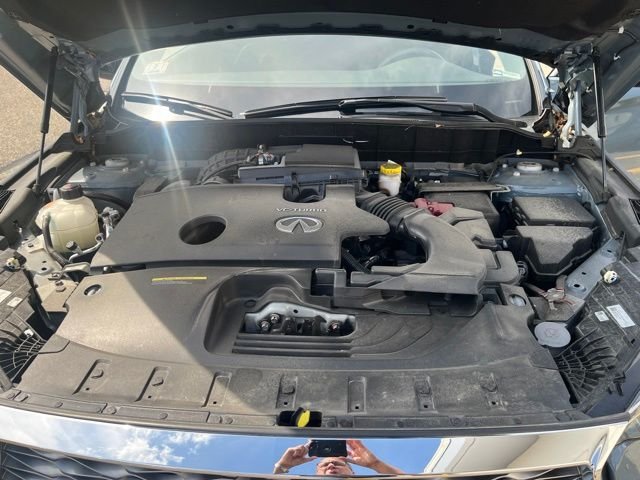 Used 2025 Gray INFINITI LUXE image 25