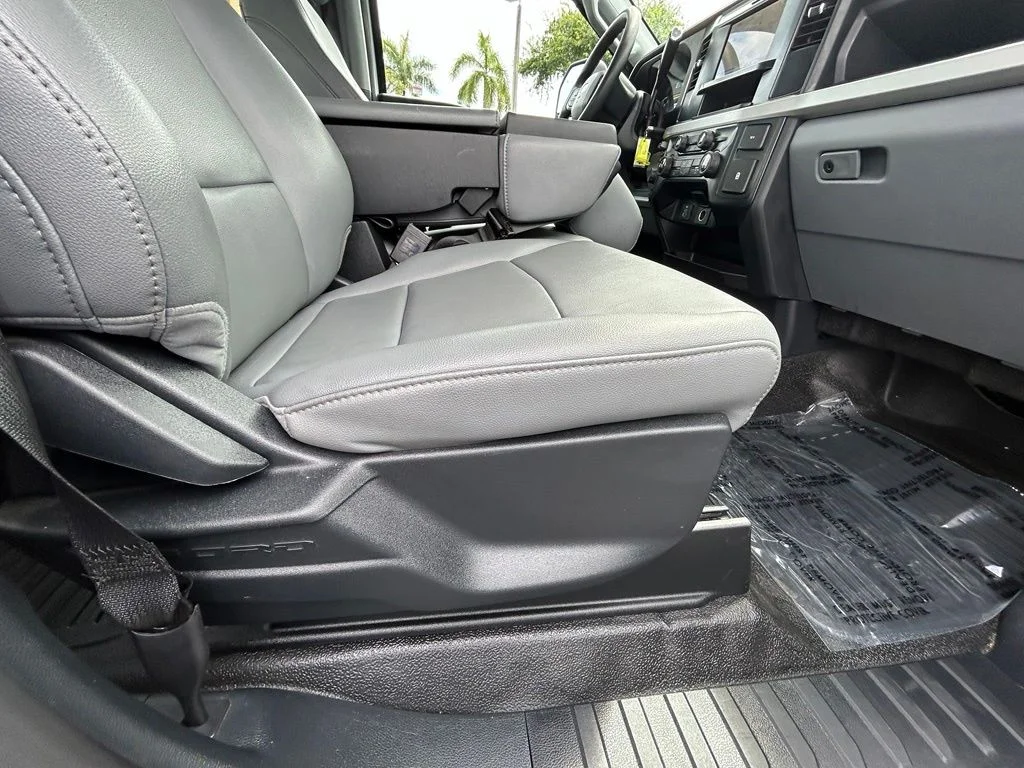 Certified Used 2026 Oxford White Ford XL image 26