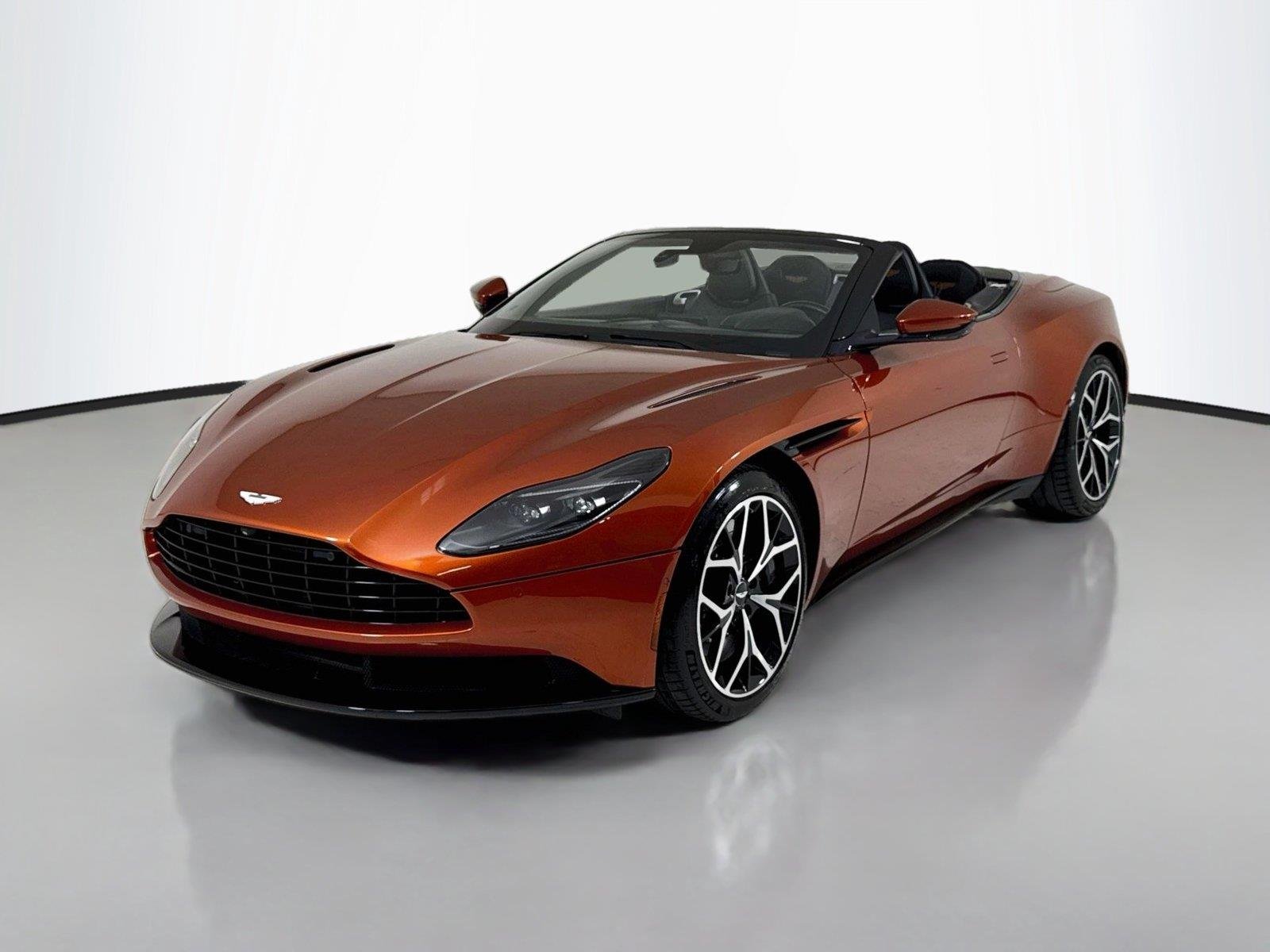 Used 2019 Cinnabar Orange Aston Martin Volante image 10