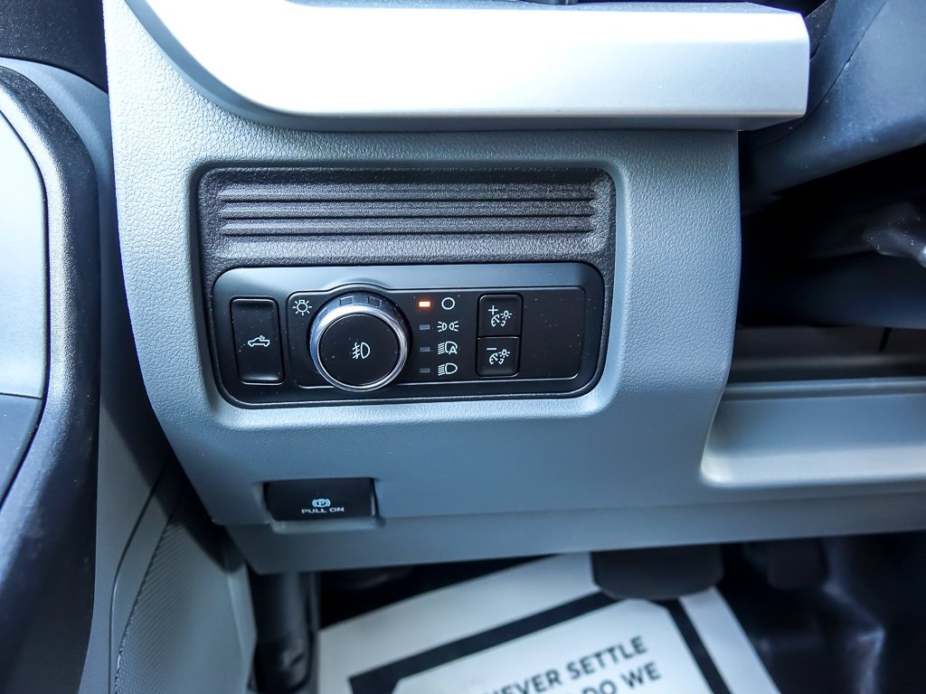 New 2026 Oxford White Ford 11' KUV image 29