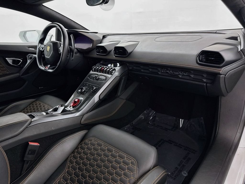 Used 2017 White Lamborghini LP580-2 image 25