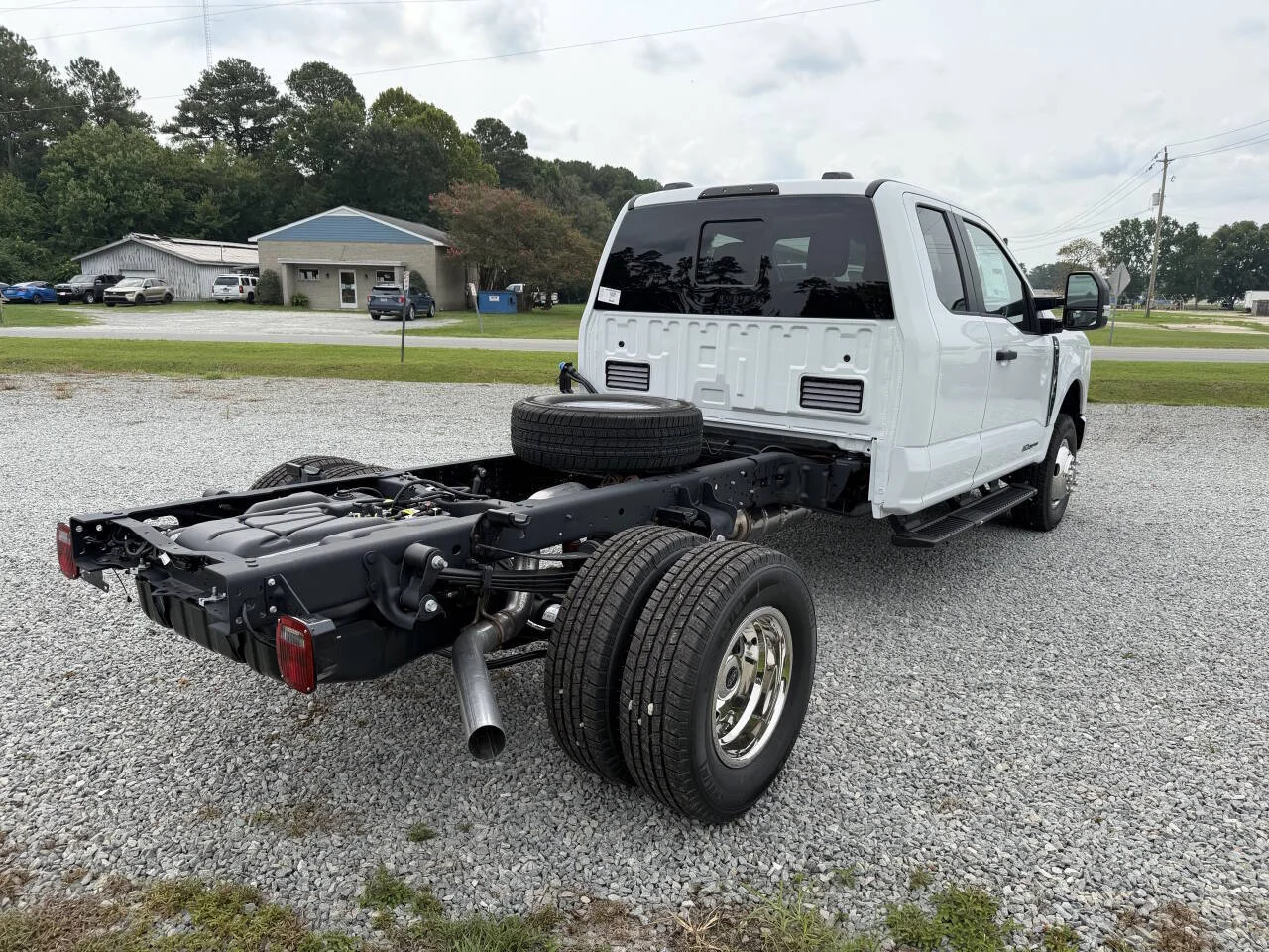 New 2026 Oxford White Ford F-350® XL image 15