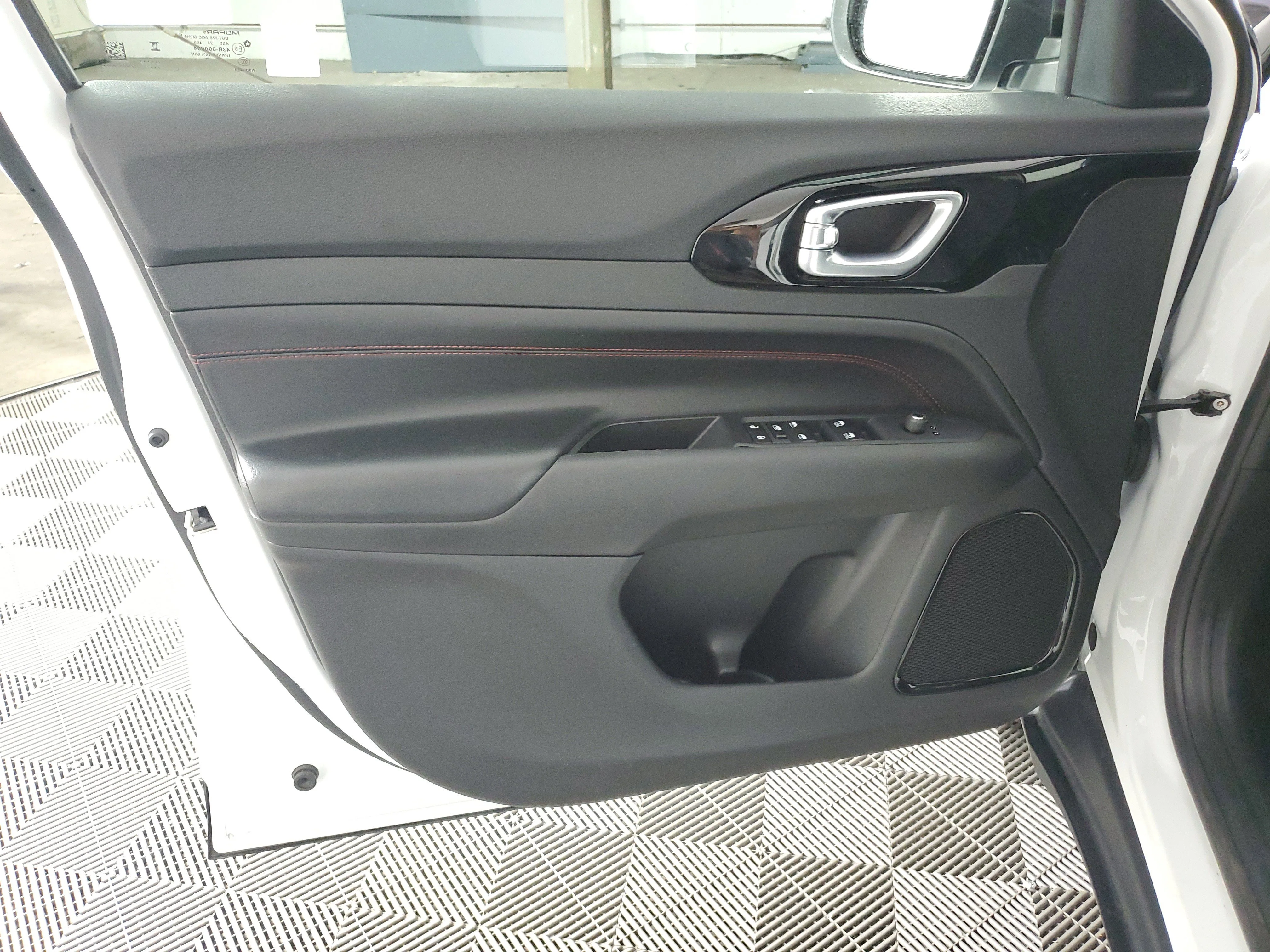 2025 Jeep Compass Trailhawk - Photo 27