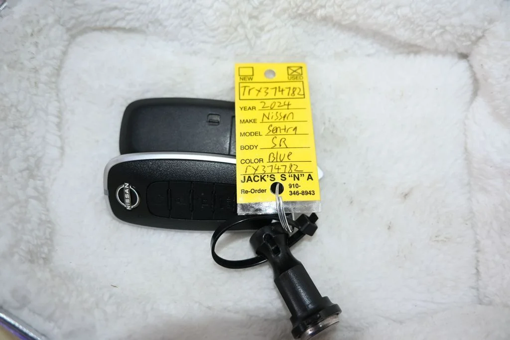 Used 2024 2t Blu Blk Roof Nissan SR image 30