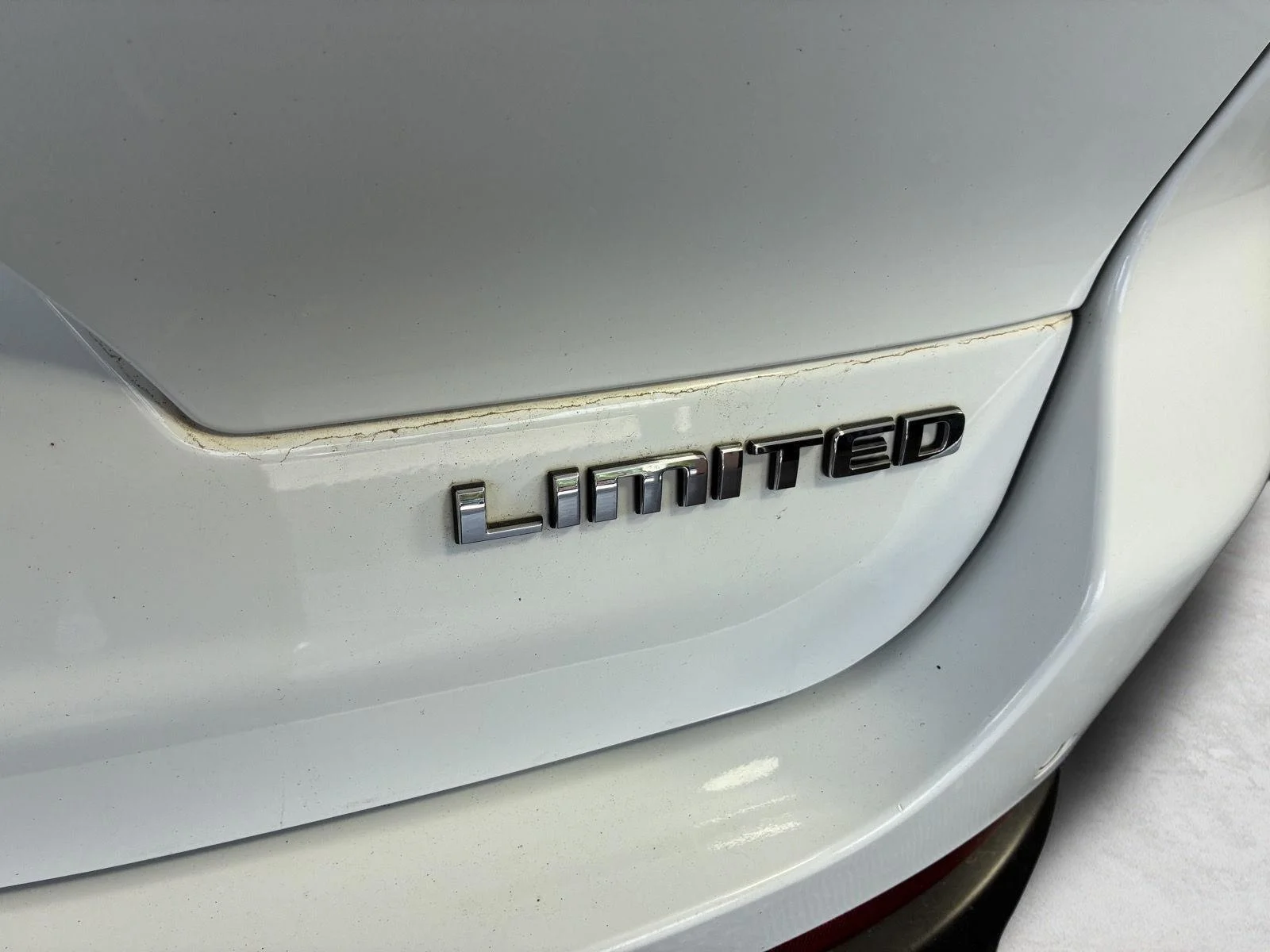 Used 2023 Bright White Clearcoat Jeep Limited image 9