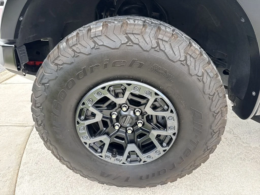 Used 2025 White Ford Raptor image 12