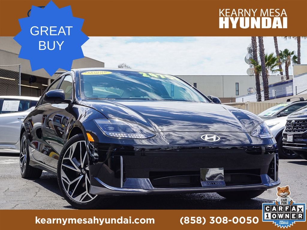 Used 2023 Black Hyundai SEL image 1