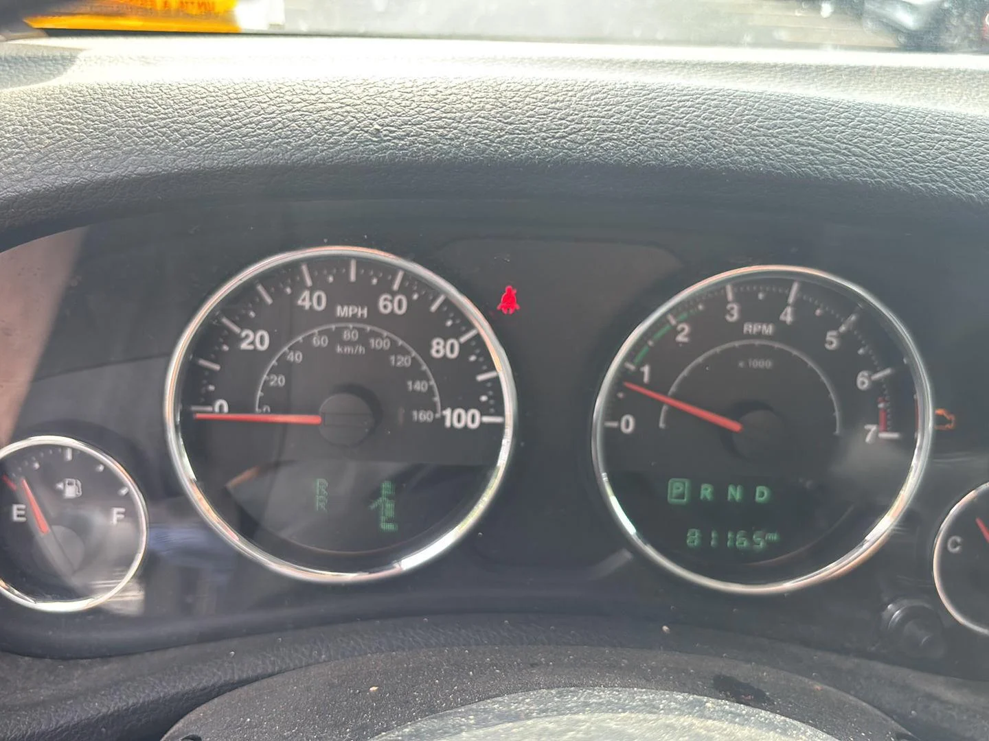 Used 2018 Billet Metallic Jeep Sahara image 9