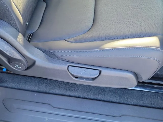 New 2026 Snow White Pearl Kia LXS image 30