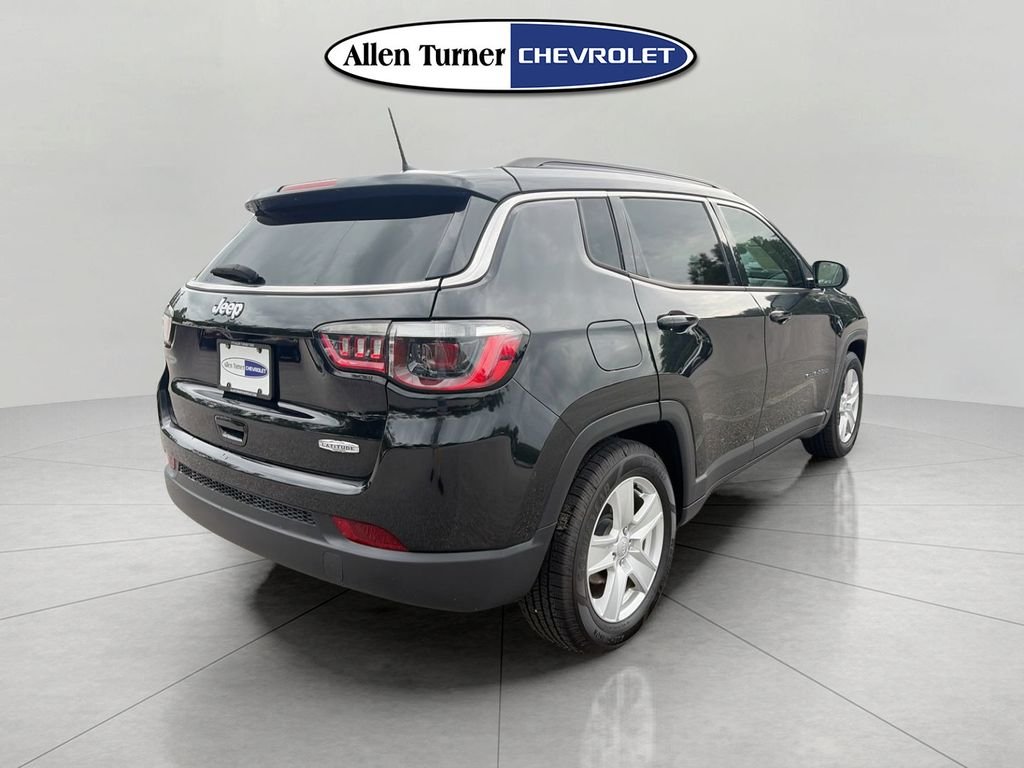 Used 2022 Black Jeep Latitude image 4