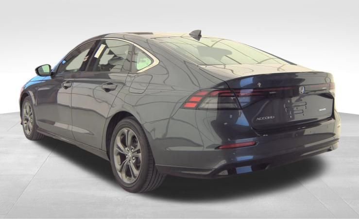 Used 2023 Gray Honda EX-L image 3