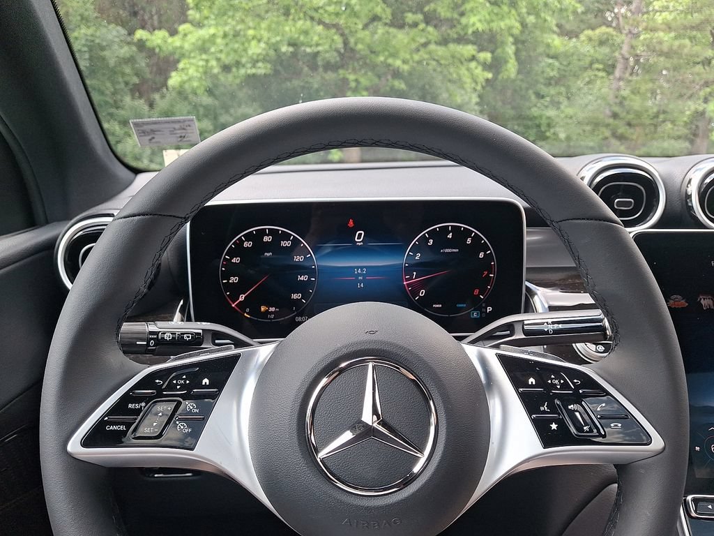 New 2026 Polar White Mercedes-Benz GLC 300 image 37