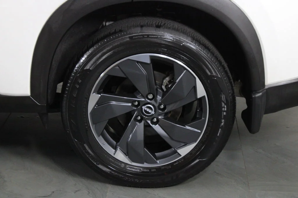 2024 Nissan Rogue SV - Photo 15