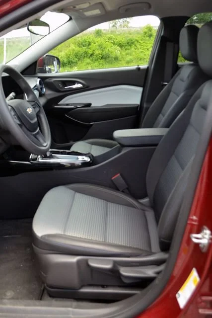 2025 Chevrolet Trax LT - Photo 11